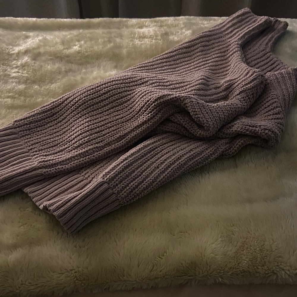 Cozy Lavender Turtleneck Sweater - Picture 2 of 2